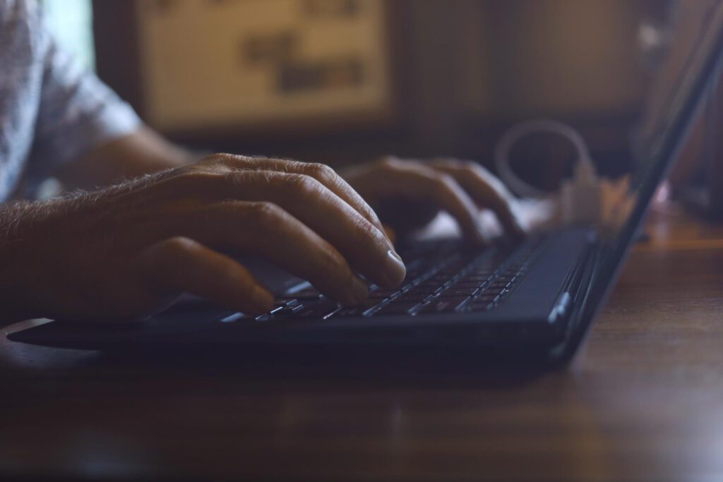 Cómo implementar un sistema ERP en tu empresa: Guía paso a paso 1 Seleccion del sistema ERP adecuado para tu empresa Cómo implementar un sistema ERP en tu empresa: Guía paso a paso